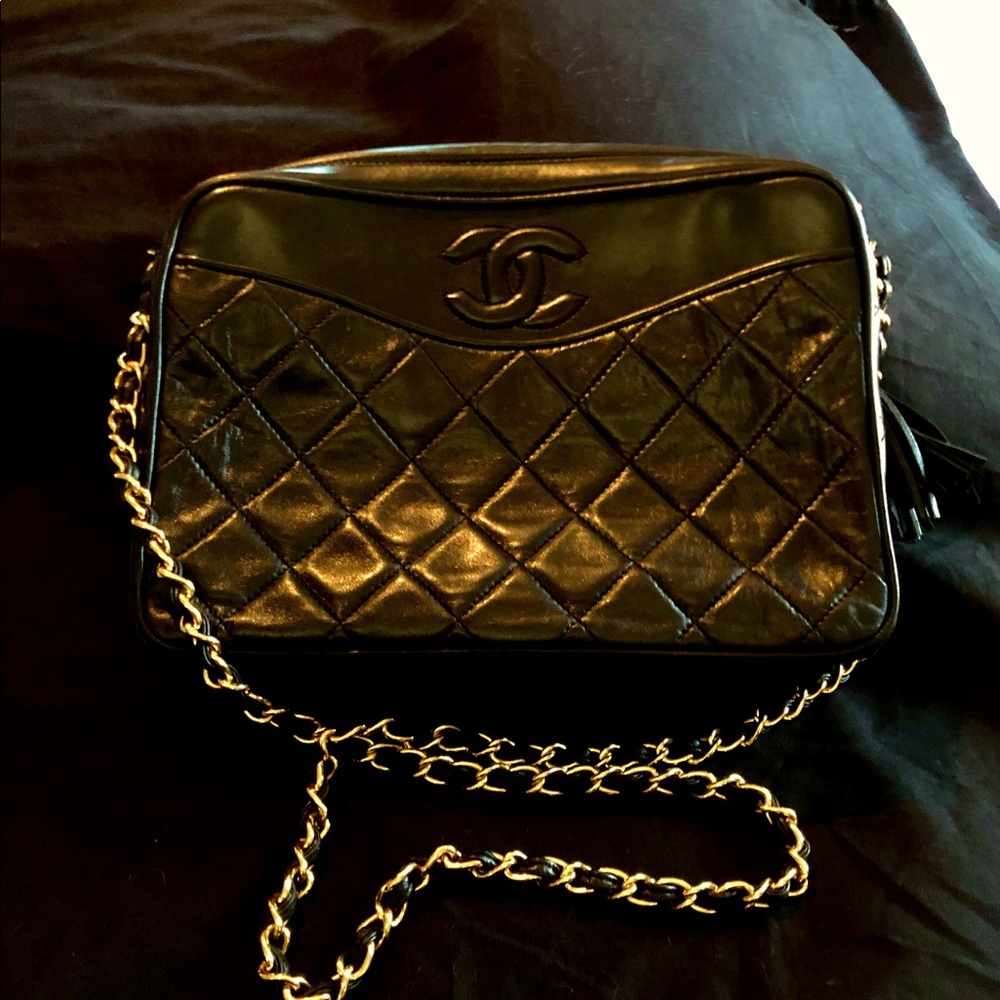 Beautiful Vintage Chanel quilted shoulder bag
